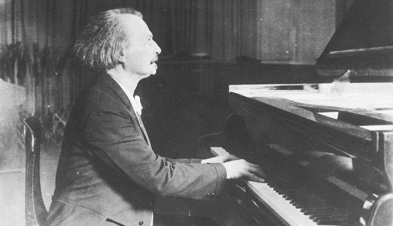 Un Adiós al Patriota y Virtuoso: La Muerte de Ignacy Jan Paderewski