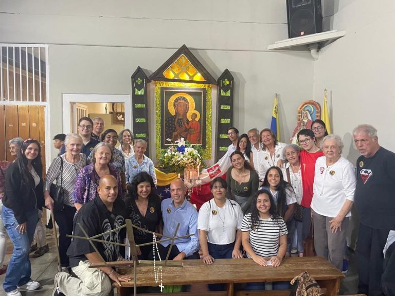 Una celebración especial en honor a la Virgen Negra en Guarenas